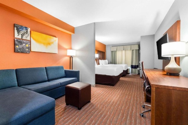 Comfort Suites Jackson I-40 image 21