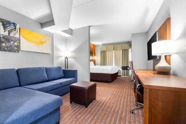 Comfort Suites Jackson I-40 image 23
