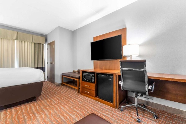 Comfort Suites Jackson I-40 image 24